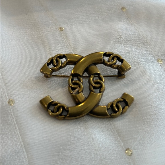 Brooch - Picture 3 of 4